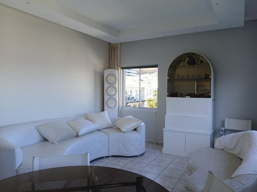 To Let 2 Bedroom Property for Rent in Sea Point Western Cape